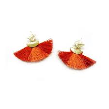 Diy Facile Boucles D Oreilles Avec Embout Demi Lune Et Pompons Boucle D Oreille Boucles D Oreilles A Pince Boucle Oreille Pompon