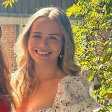 Anna Huse's Instagram, Twitter & Facebook