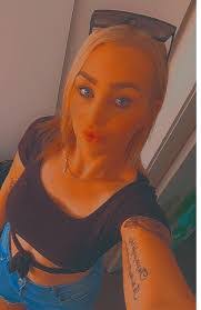 Ericka Hudson's Instagram, Twitter & Facebook