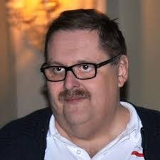 Damian Mucha's Instagram, Twitter & Facebook