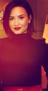 Demi lovato has been open about her journey with addiction and sobriety for over a decade now, and her latest release is perhaps the most intimate depiction of her experiences yet. Die 15 Besten Ideen Zu Demi Lovato Kurze Haare Demi Lovato Kurze Haare Demi Lovato Haare