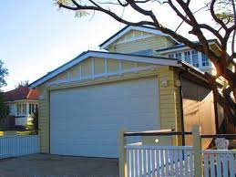 Image Result For Yellow Facade Queenslander Outdoor Decor Queenslander Carport