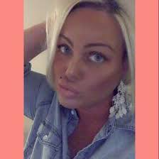 Amber Edgington's Instagram, Twitter & Facebook