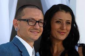 Chester charles bennington (* 20.märz 1976 in phoenix, arizona; Chester Benningtons Witwe Talinda Bennington Ergreifendes Statement Gala De