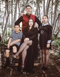 By marisa lascala and shanon maglente. 50 Times Families Absolutely Nailed Their Halloween Costumes Bored Panda