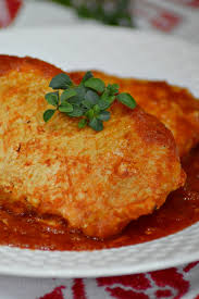 Invelim totul cu folie de aluminiu si dam tava in cuptorul incalzit la 160 de grade pentru aproximativ doua ore. Cotlet De Porc In Sos De Rosii Caietul Cu Retete