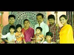 Interestingly, stalin's son udhayanidhi does not figure in the list. Actor Udhayanidhi Stalin Family Photos Youtube