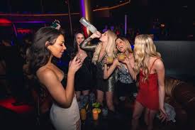 Gaslamp bars feature some of the best drinks, bites, and hangout spots in downtown san diego. Best Places To Meet Girls In San Diego Dating Guide Worlddatingguides
