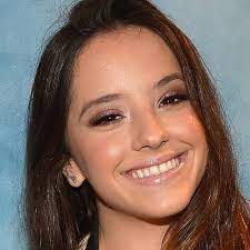 Después que me explicara qué cantaba porque yo claramente vivo en un termo, me empezó a contar de quién se había enamorado. Biografia De Evaluna Montaner Edad Pack Estatura Pack Camilo Laletrade Biografias Musica Y Letras