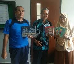 Los (layanan orientasi siswa) menjadi agenda wajib setiap sekolah untuk memperkenalkan lingkungan baru. Smpn 59 Surabaya Koleksi 6 Buku Pak Guru