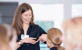 Cosmetic surgery's goal is to improve your appearance. Fremd Gebarden Im Dialoghaus Hamburg Diablog