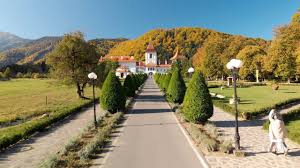 De municipiul fagaras, foarte accesibila din punct de vedere al drumului. Manastirea Brancoveanu Sambata De Sus Youtube