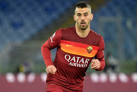 Centrocampista anche della nazionale italiana e originario di lecce, è sentimentalmente legato a thessa lacovich. X2fiv2amax Bom