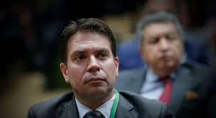 A jovem segue os passos do pai na carreira artística, e sob o nome artístico carol pires já cantou em diversos programas de televisão e também é compositora. Ministro Alexandre De Moraes Suspende Nomeacao De Diretor Geral Da Pf Que E Amigo Dos Filhos De Bolsonaro Vale Do Itajai Noticias
