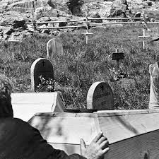 Nu toate mijloacele sunt permise pentru un pumn de dolari în plus. A Fistful Of Dollars Pentru Un Pumn De Dolari 1964 Film Cinemagia Ro