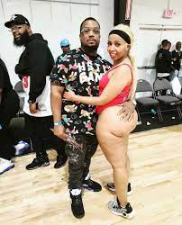 Thickoverload ENT on X: Buns and basketball fan pic  t.co GokImENaLW   X