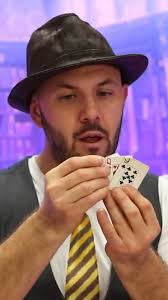 Retrouvez BENJAMIN LYCAN au Théâtre Le Monnot les 10, 11, 12 octobre pour  l’aider à sauver l’école de magie! BENJAMIN LYCAN, A LA RECHERCHE DES  APPRENTIS MAGICIENS , Spectacle de magie et comédie ...