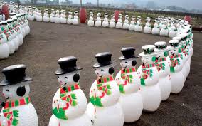 It was also released as a promotional single on the 9th of november 2017. How Many Snowflakes Does It Take To Build A Snowman