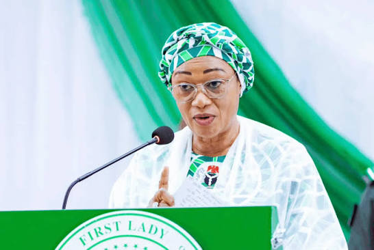 First Lady Remi Tinubu donating cars to APC women leaders in opposition states, weeks after the Oyo kidnapping left children still in captivity