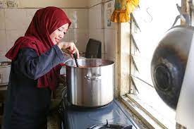Cerita dewasa setubuhin anak dibawah umur. Walau Laris Nasi Lemak Anak Dara Mungkin Ditutup Video Berita Projekmm