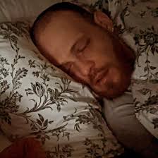 Erstmal "Happy Birthday" an alle, die heute auch Geburtstag haben! 💚 Euch  kann ich leiden! PS: Ob meiner Familie meine @onepiece_staff Leidenschaft  aufgefallen ist?! 🫠 PPS: Hier ein paar Vorschläge, womit ihr