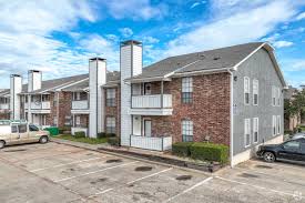 Crossings at Irving Apartments