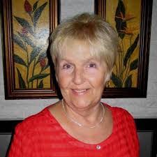 Michelle Bainter's Instagram, Twitter & Facebook