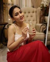 Nur fasha sandha hassan (born 28 march 1984) is a malaysian actress who has appeared in films, television shows, and commercials. Netizen Tegur Imej Fasha Sandha Semakin Seksi