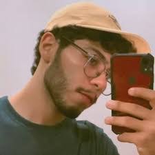 Sarah Perna's Instagram, Twitter & Facebook