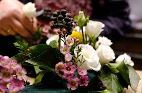 Attacking the flaming flower with a physical attack using a claymore character. The Master Of Flowers Charlottenbogen