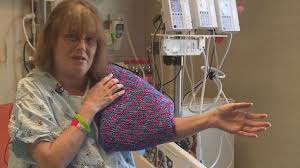 Rochester Lori Miller Has Been At The Mayo Clinic In Rochester Waiting 142 Days For A Heart Transplant To Help Pass T City Woman Women Crochet Prayer Shawls