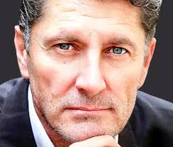 Keynote & Conference Speaker. The Science of Body Language.