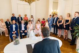 Diese hochzeitgesellschaften haben es zu weit getrieben: Standesamtliche Hochzeit Von Alex Und Anna In Lubeck Und Brautpaarshooting An Der Ostsee Hochzeitsfotograf Hamburg