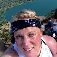 Tiffany Rutter's Instagram, Twitter & Facebook