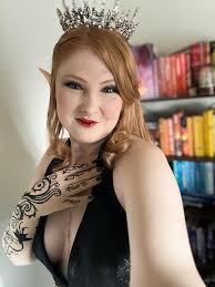 Nicole Bee 🐝 (@nicolebeetv) • Threads, Say more