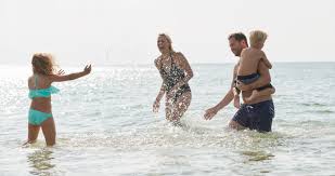 Für zwei personen, kleine und große familien oder als geräumiges haus für zwei oder drei familien, die. Ferienhaus Danemark Am Strand Meer Mieten