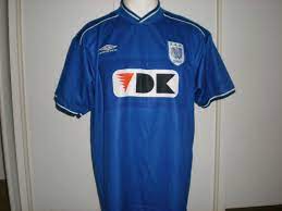Kaa gent home soccer jersey from season 2013/2014 made by masita one of the greatest teams in belgium (jupiler league) Kaa Gent Home Maillot De Foot 2000 2001