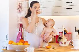 Ibu bisa menghancurkannya dan menjadikan alpukat sebagai makanan pendamping asi atau dikonsumsi sendiri dan bayi juga akan mendapatkan manfaat yang sama ketika menyusu. Cepat Lapar Karena Menyusui Bayi Seringlah Asup 3 Makanan Ini