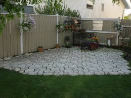 Betondan, dört köşe döşeme taşı bulmaca sözlüğü. Bahcelere Nasil Tas Dosenir Nazarca Com