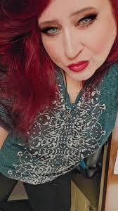 Laurie Mcmullen's Instagram, Twitter & Facebook