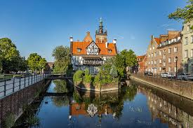 It is located at a geographic crossroads that links the forested lands of northwestern europe to the sea lanes of the atlantic ocean and the fertile plains of the eurasian frontier. Poland A Famous Tourist City Gdansk City Scenery Photo Image Picture Free Download 500998906 Lovepik Com