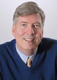 Empty Mansions: The Mysterious Life of Huguette Clark and the Spending of a  Great American Fortune: Dedman, Bill, Newell Jr., Paul Clark:  9780345534538: Amazon.com: Books