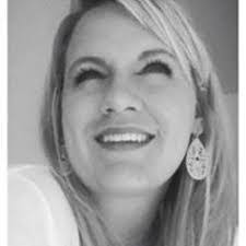 Amanda Smithers's Instagram, Twitter & Facebook