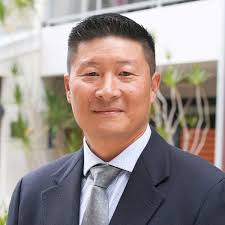 Chee Mok's Instagram, Twitter & Facebook