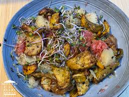 My friend, hendrika, introduced this salad (without quinoa) to me and it was crazy good. Salads Everyday Plantpower