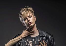 Herec a zpěvák adam mišík (22) se pohybuje v šoubyznysu od svých patnácti let. Video Adam Misik Ve Zbrusu Nove Podobe Nasleduje Zahranicni Popove Trendy Ireport Music Style Magazine