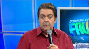 Não é só o apresentador que tem de ser falso aqui. Q 1mg Noeqi9vm