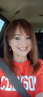 Who are local dog groomers and fish tank maintenance services in Lancaster?