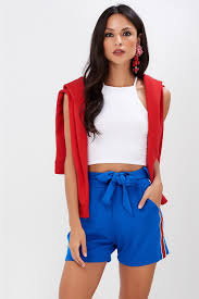 Kadin Saks Yanlari Seritli Sort Sort Modelleri Sort Cesitleri Kadin Sortu Renkli Sortlar Mevsim Trendleri Kadin Ust Giyim Butik Kadin Sort Giyim