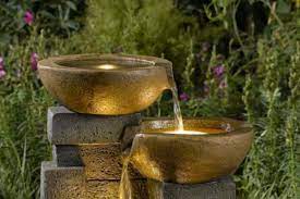 Buat kalian yang butuh inspirasi air mancur mini, yuk baca artikel ini! 9 Model Desain Air Mancur Minimalis Cantik Bikin Rumah Sejuk